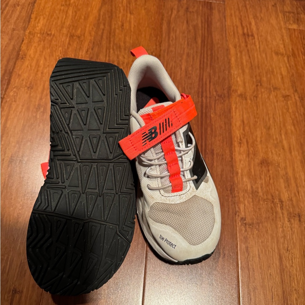New Balance Kids Sneakers - White, Black, and Red size 13 - Picture 5 of 7